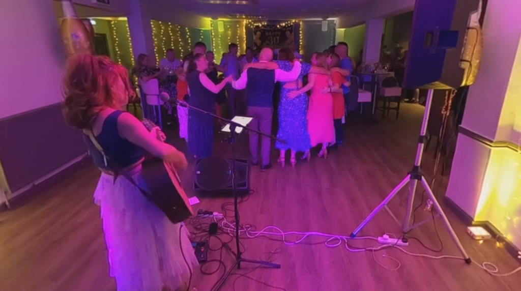 Rickmansworth Golf Club - Louise belting out the hits.